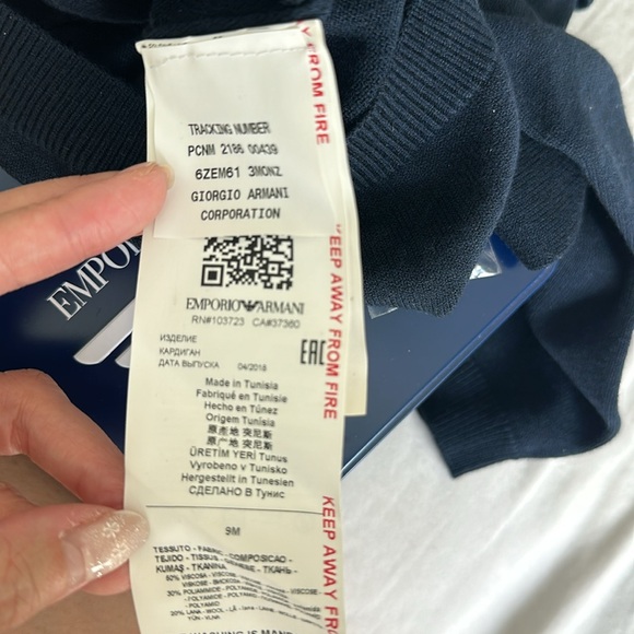 Emporio Armani navy cardigan - Picture 5 of 6